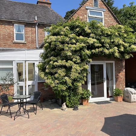 The Corner House, 36, Broadway Road, Apartman Evesham Kültér fotó