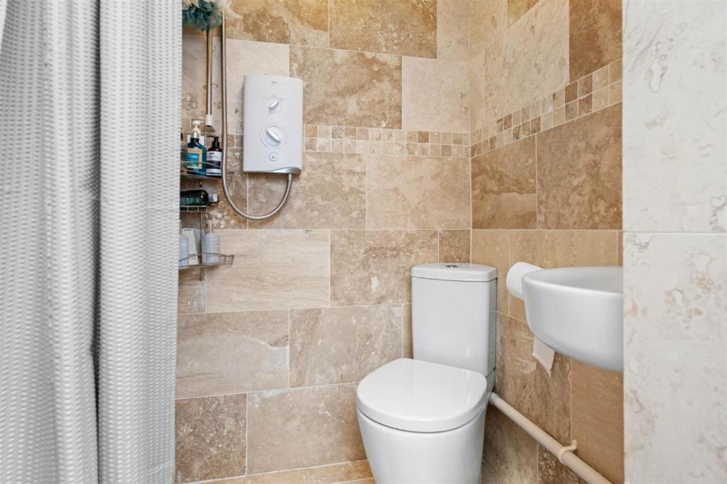 The Corner House, 36, Broadway Road, Apartman Evesham Kültér fotó
