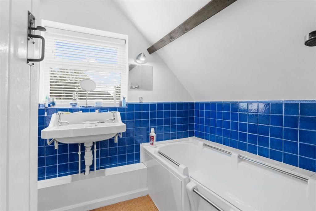 The Corner House, 36, Broadway Road, Apartman Evesham Kültér fotó