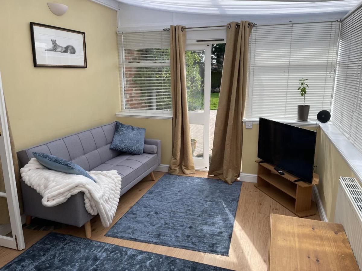 The Corner House, 36, Broadway Road, Apartman Evesham Kültér fotó